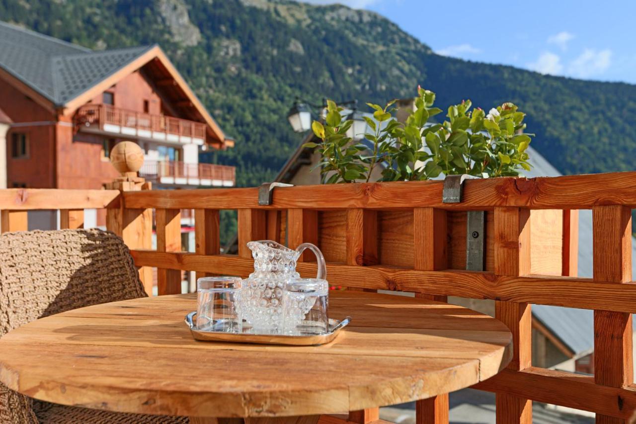 Hotel Le V De Vaujany Exterior photo