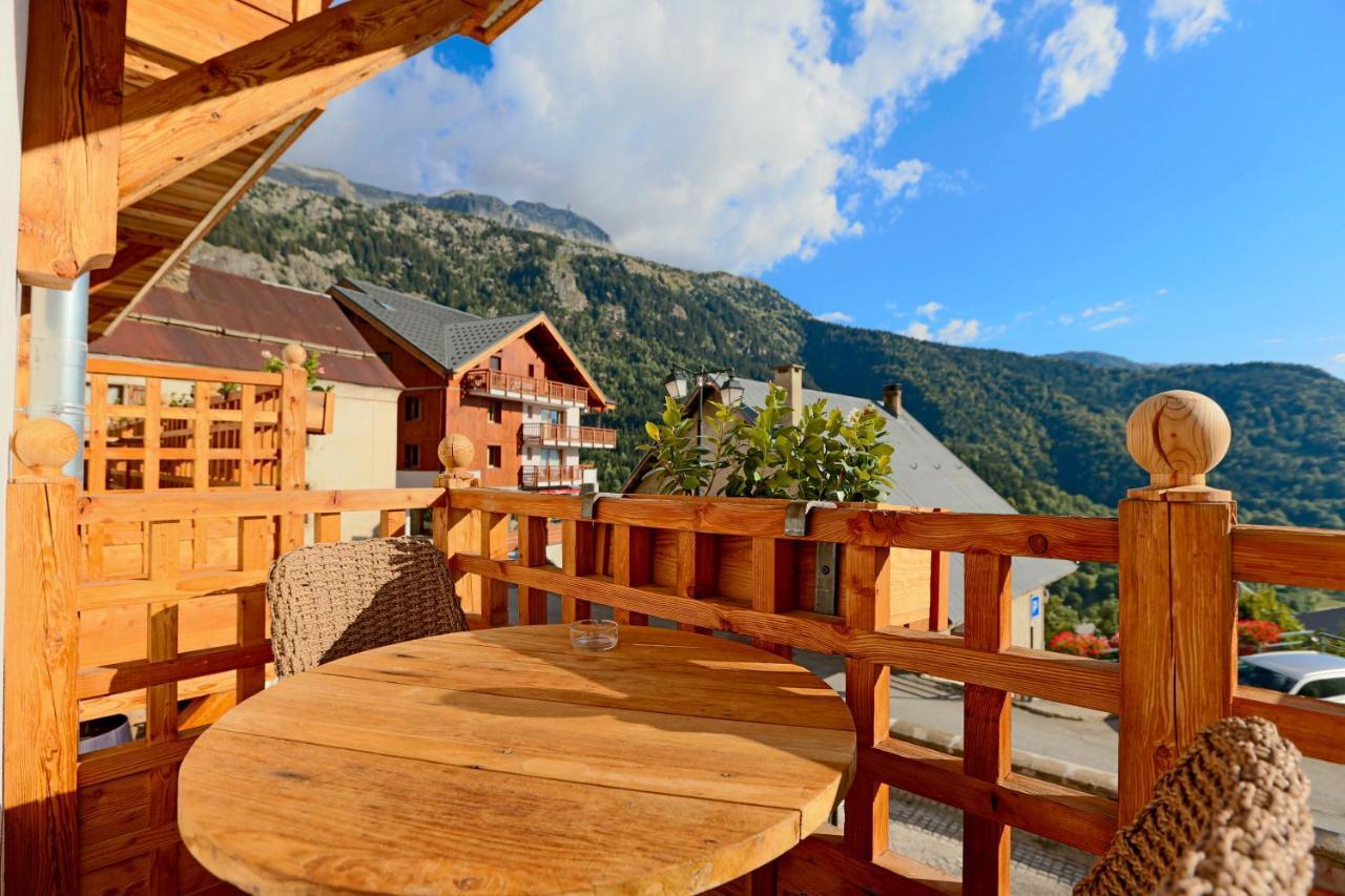 Hotel Le V De Vaujany Exterior photo